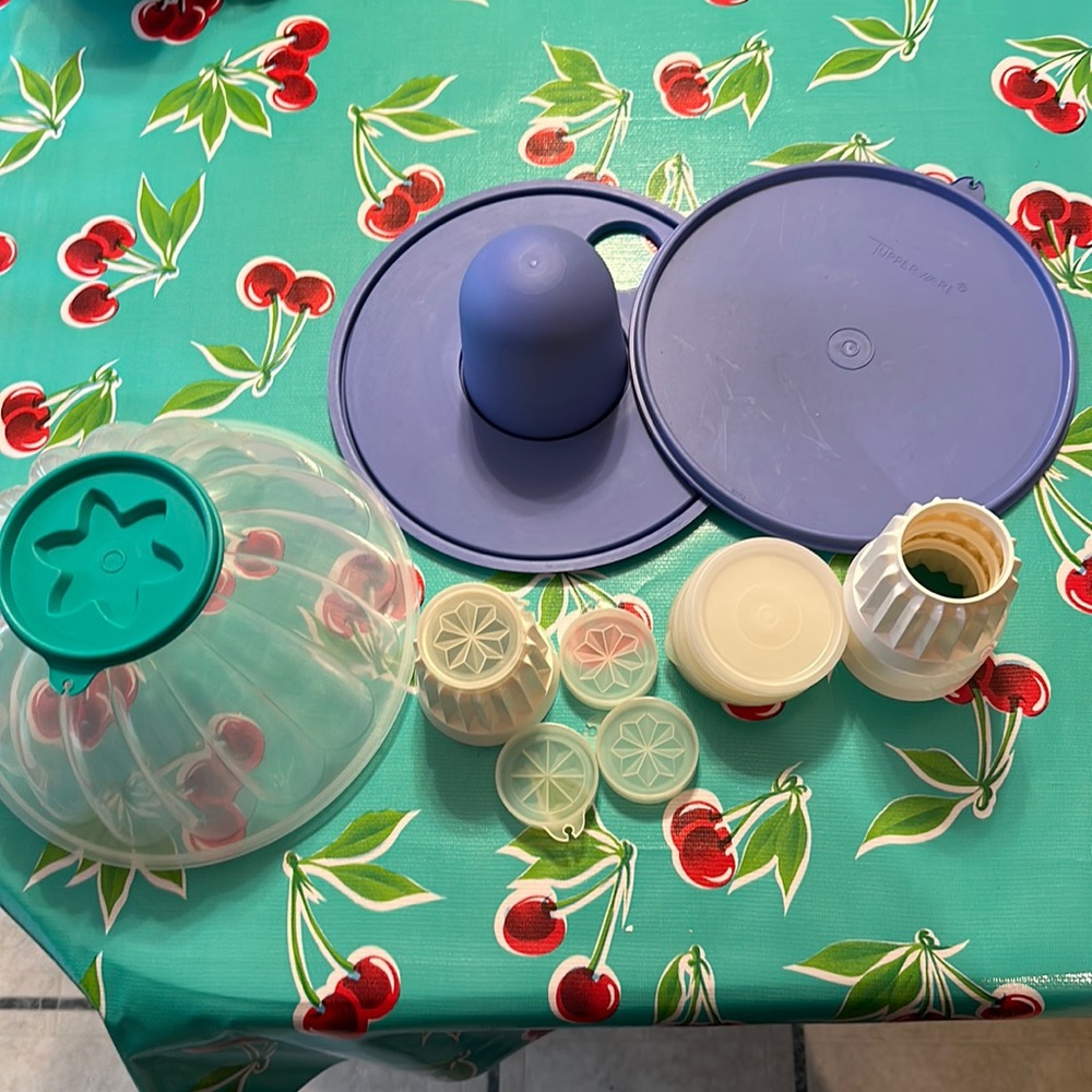 Vintage Tupperware Jell-o Mold